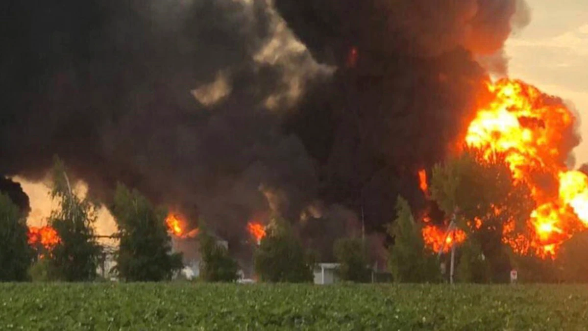 рятувальники досі гасять пожежу – Лукашук