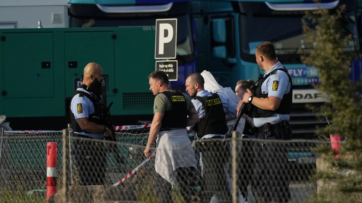поліція повідомила, що декілька людей загинули під час стрілянини в торговому центрі у Копенгагені
