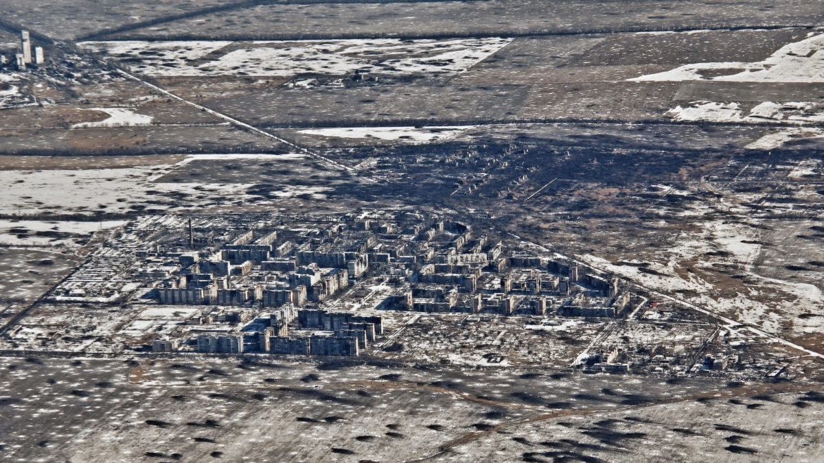 Влада показала руйнування у Вугледарі на Донеччині (фото)
