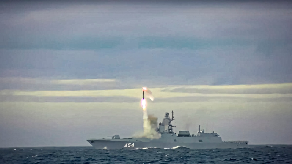 Після нічної атаки Росія збільшила кількість ракетоносіїв у Чорному морі – Гуменюк