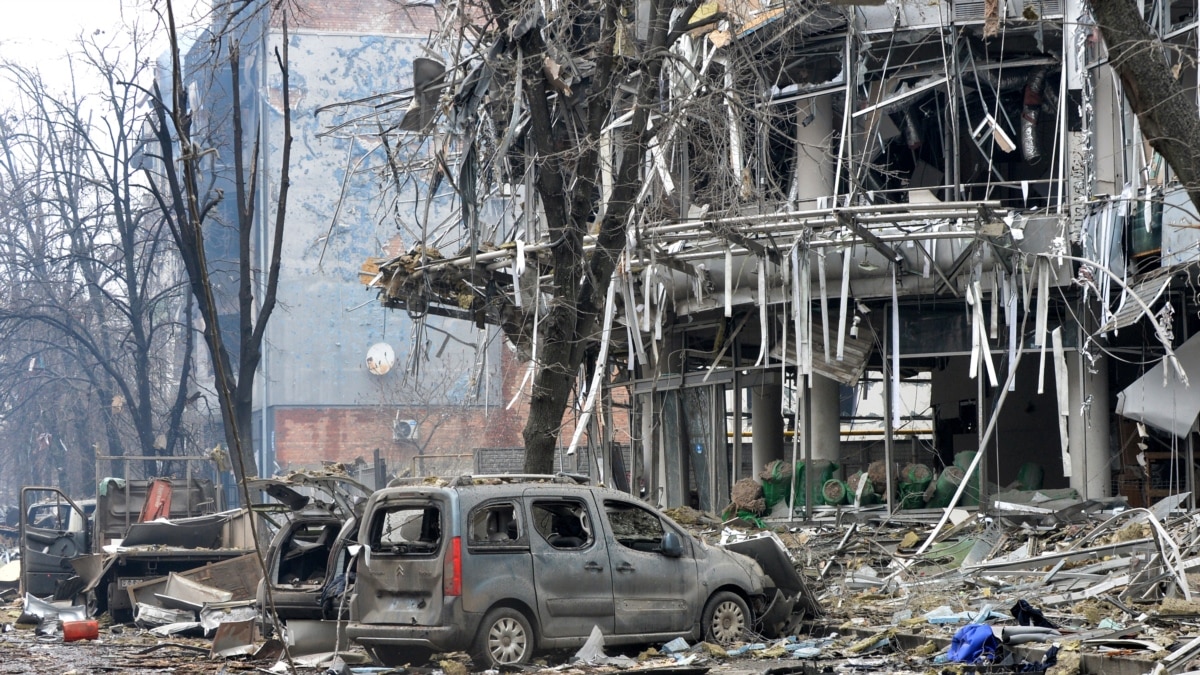 Війська РФ поцілили в промисловий об’єкт в Харкові, є постраждала – ОВА