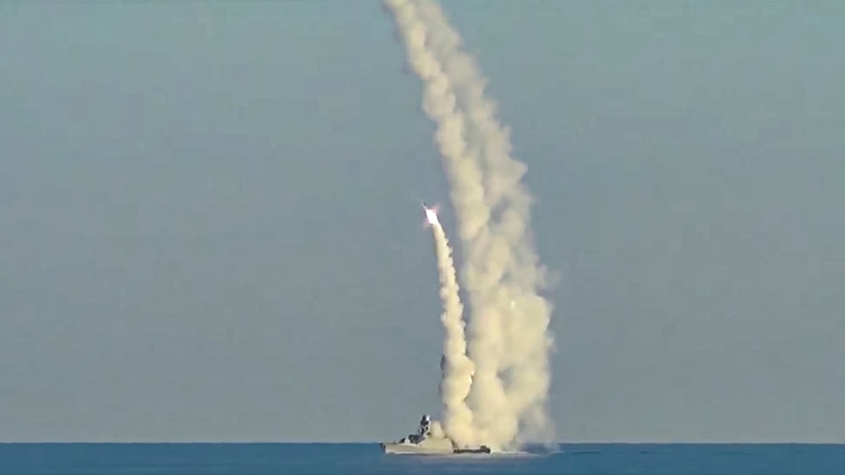 Росія вивела шість кораблів на бойове чергування в Чорному морі – ВМС