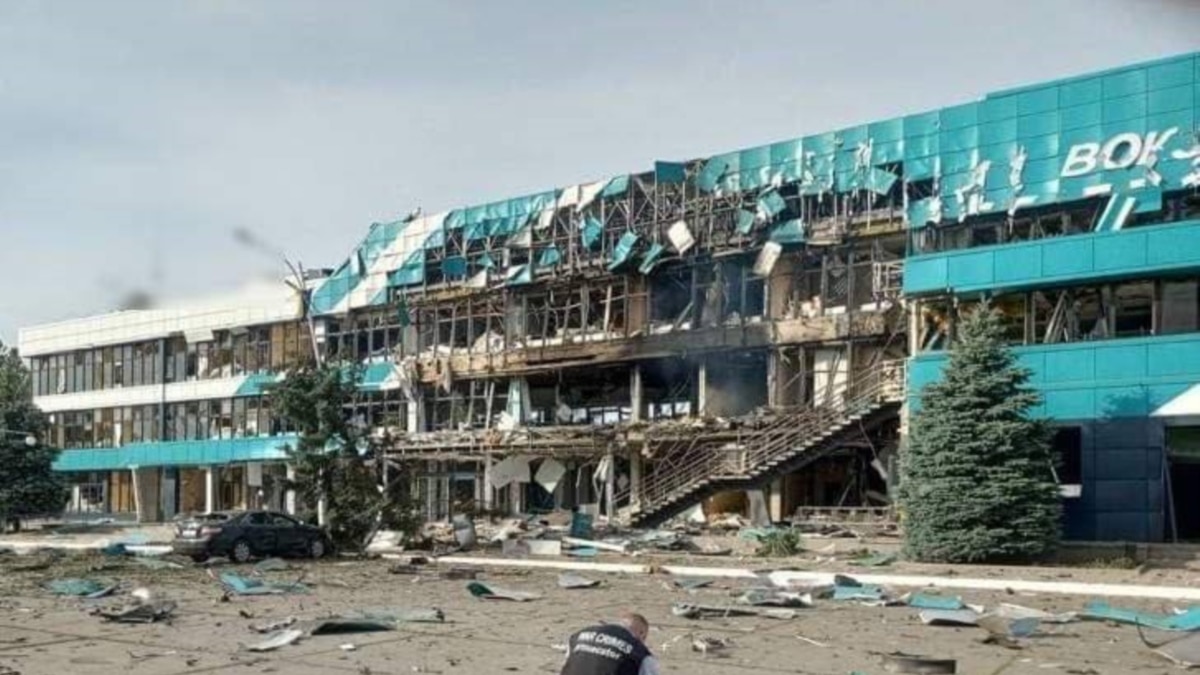 Зруйновано елеватор, ангари і будівлю морвокзалу в Ізмаїлі – прокуратура про деталі атаки РФ по Одещині