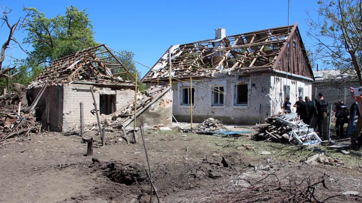 Сили РФ вдарили по селу на Запоріжжі, пошкоджені гімназія та приватні будинки – влада