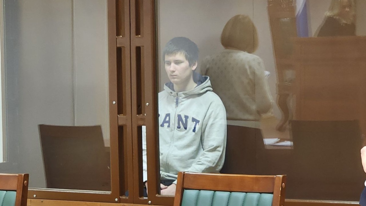 19-річного жителя Петербурга засудили до восьми років увʼязнення в справі про диверсію