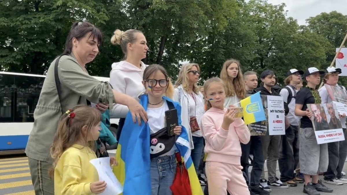 учасники закликали негайно звільнити усіх українських полонених