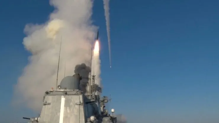 Корабель з крилатими ракетами «Калібр» чергує в Чорному морі