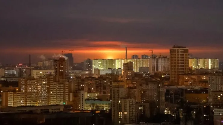 У Києві працювала ППО через падіння уламків: Кличко про пожежу