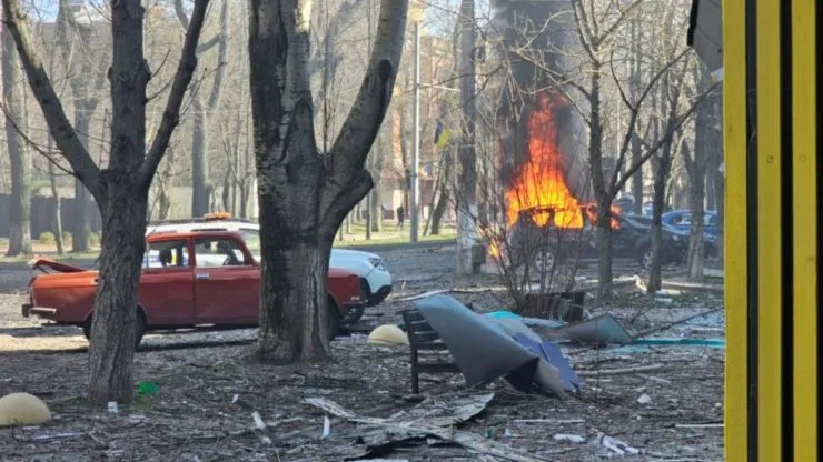 Атака дрона в Херсоне: двое мужчин ранены в результате взрыва