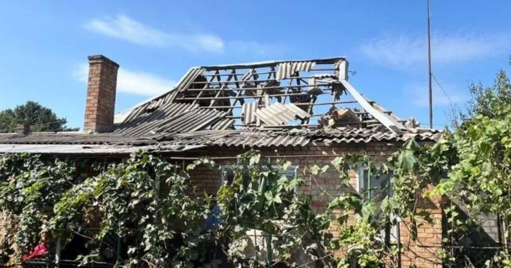 Атака российских войск на Нікопольщину: женщина ранена, повреждено имущество
