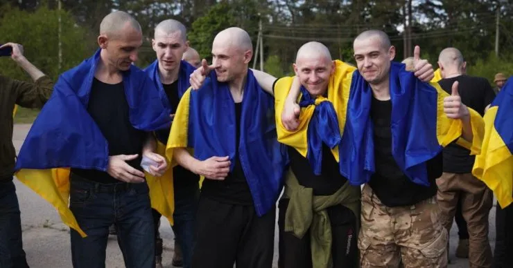 Зеленский сообщил о возвращении 390 пленных в Украину