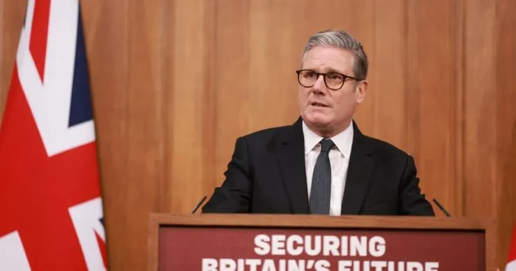 Кір Стармер звинуватив Путіна у затягуванні мирних переговорів