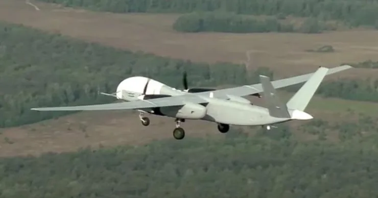 У росії безпілотник «Альтіус» впав на будинок під час випробувального польоту в Казані