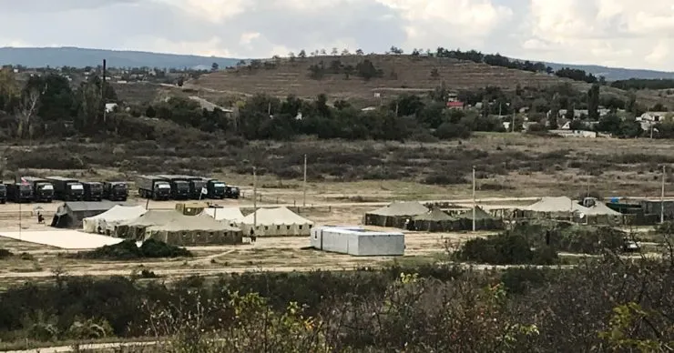 Сирський заборонив розміщення військових у наметових містечках і посилив вимоги до укриттів