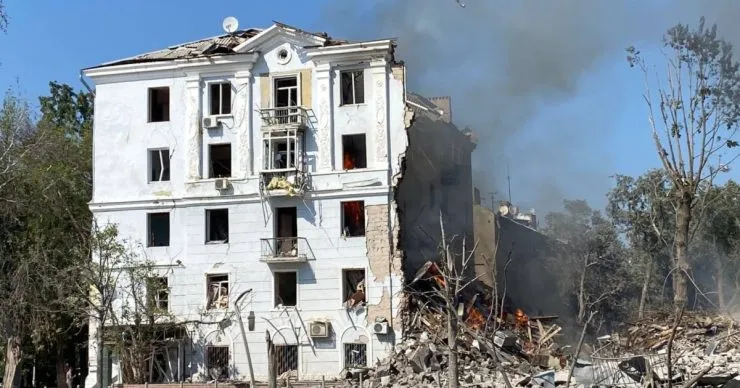 У Краматорську внаслідок атаки дронів рф по автозаправках постраждала дівчина