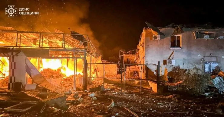 На Одещині внаслідок ракетної атаки рф загинула жінка, пошкоджено будівлі готелю та інфраструктури