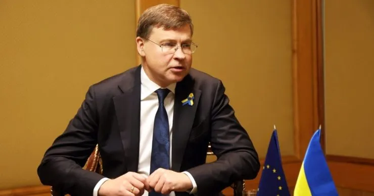 Єврокомісія не готує плану Б щодо фінансування України — Домбровскіс