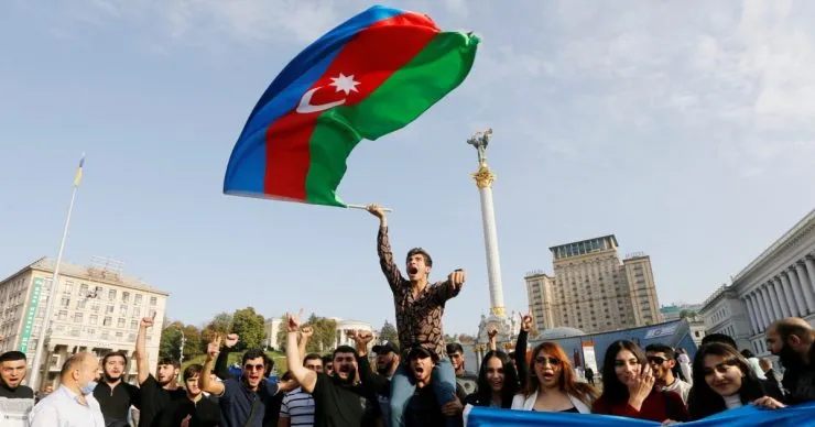 Заяви Алієва: росія заперечує удари по посольству Азербайджану в Києві