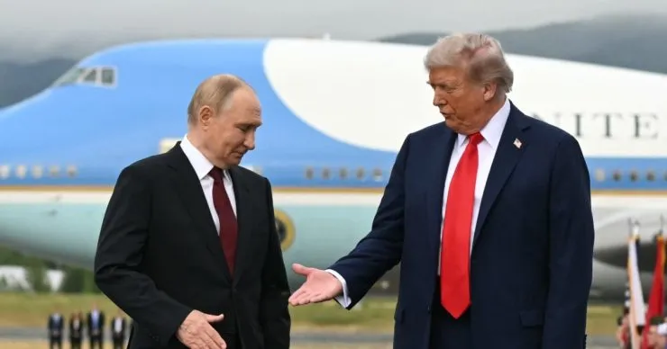 Трамп рассматривает выход США из НАТО, назвав альянс «бумажным тигром»
