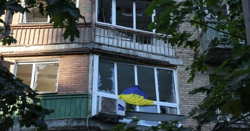 У Києві затримали чоловіка, що обкрадав пошкоджені квартири на Подолі