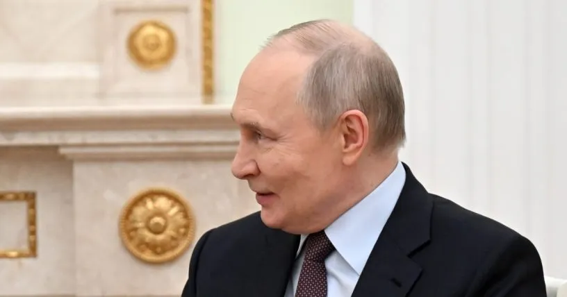 Путин опроверг наличие военных объектов РФ в месте удара по Старобельску